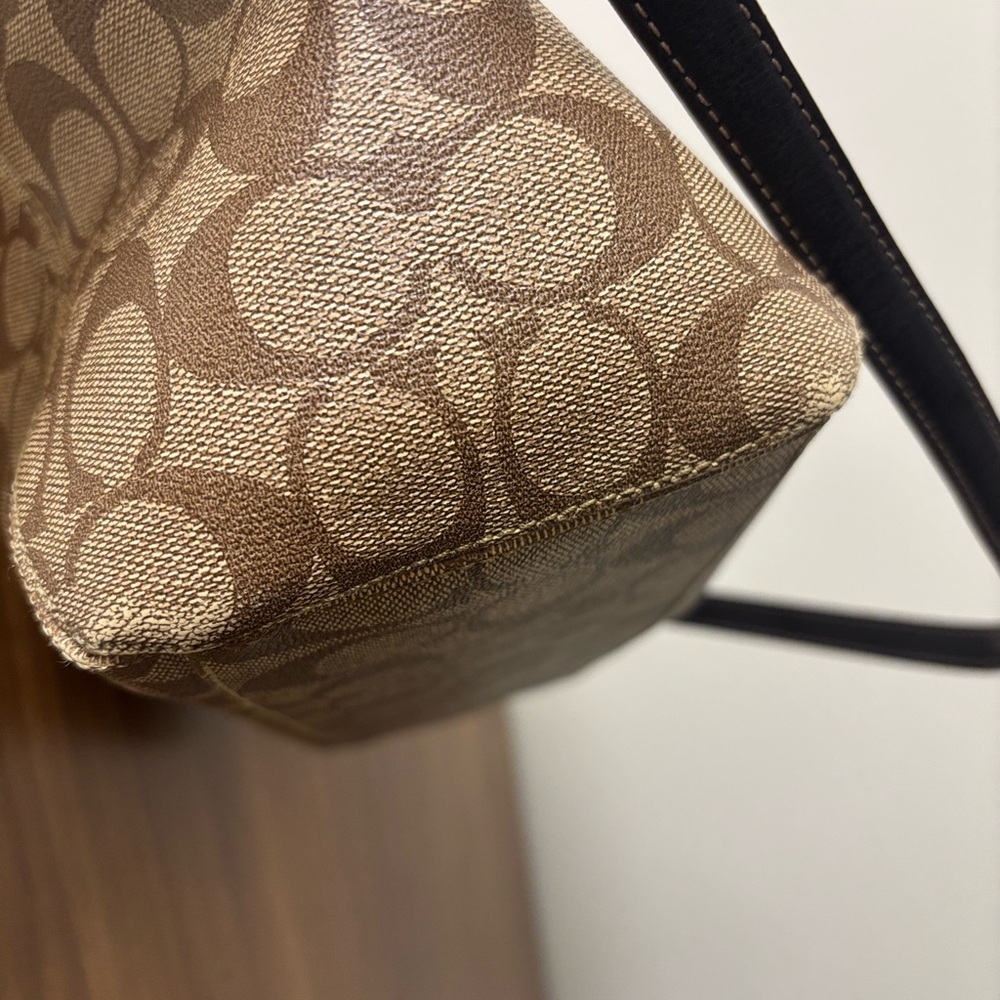 Coach Brown Signature Tote Bag - Picture 4 of 9
